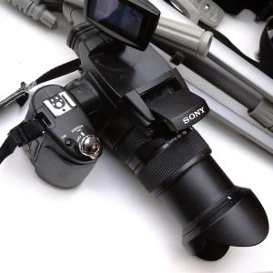 دوربین عکاسی دیجیتال حرفه ای سونی Cyber-shot DSC-R1 (استوک وارداتی)